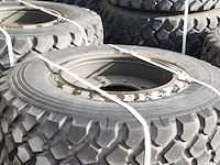 Partij diverse banden op velg, o.a michelin - afbeelding 30 van  32