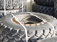 Partij diverse banden op velg, o.a michelin - afbeelding 31 van  32