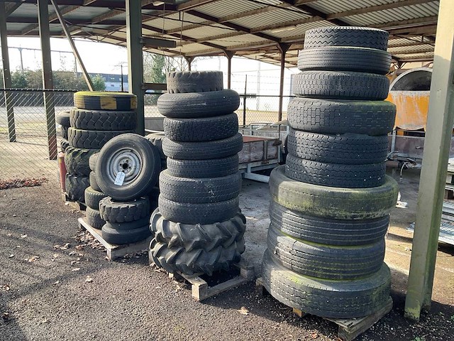 Partij diverse banden - afbeelding 1 van  6