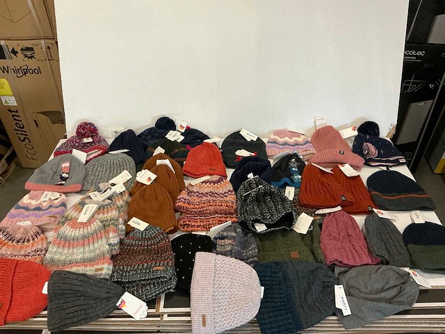 Partij diverse barts/maximo mutsen (45x) - afbeelding 1 van  9