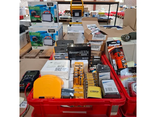 Partij diverse batterijen o.a. duracell, energizer, varta - afbeelding 1 van  10