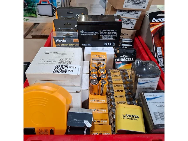 Partij diverse batterijen o.a. duracell, energizer, varta - afbeelding 3 van  10