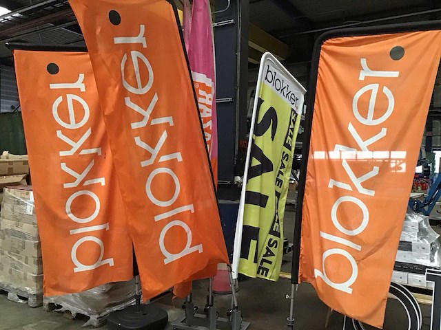 Partij diverse beach/reclame vlaggen - afbeelding 1 van  3