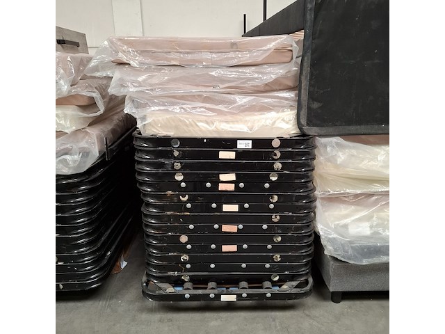 Partij diverse bedden ca. 90x200cm - afbeelding 5 van  8