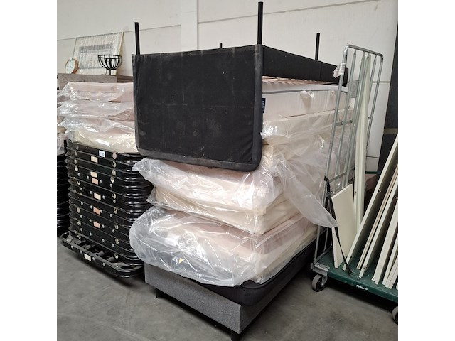 Partij diverse bedden ca. 90x200cm - afbeelding 7 van  8