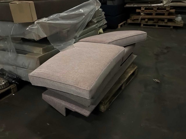 Partij diverse bedframes/onderdelen - afbeelding 2 van  26