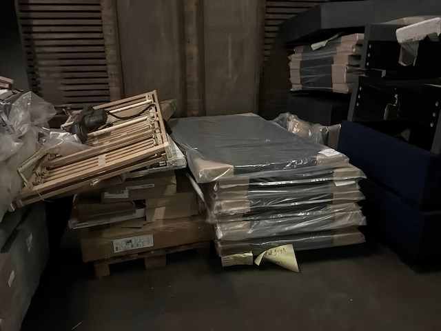 Partij diverse bedframes/onderdelen - afbeelding 10 van  26