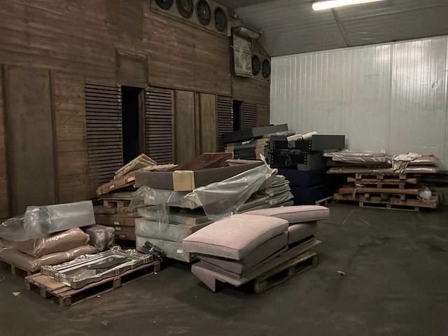 Partij diverse bedframes/onderdelen - afbeelding 1 van  26