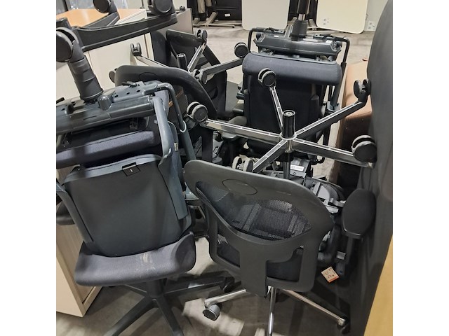 Partij diverse bedrijfsinventaris, o.a. artifort - afbeelding 5 van  35