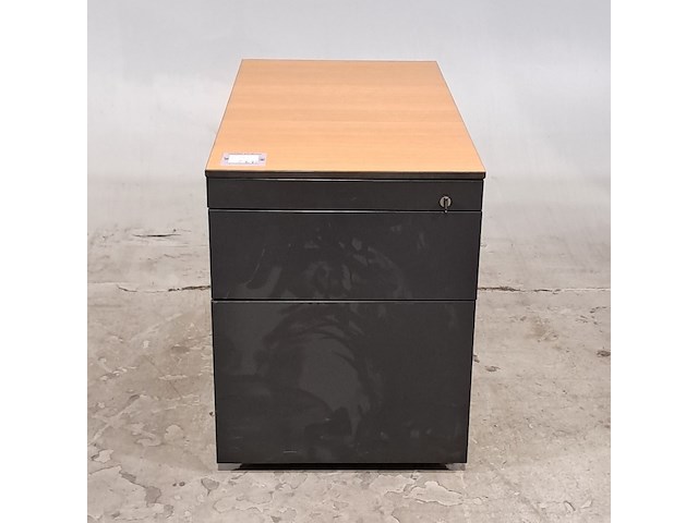 Partij diverse bedrijfsinventaris, o.a. artifort - afbeelding 17 van  35