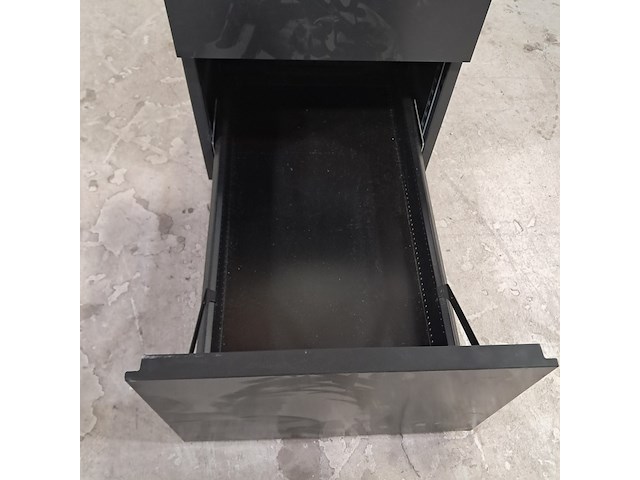 Partij diverse bedrijfsinventaris, o.a. artifort - afbeelding 20 van  35