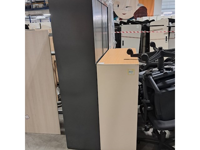 Partij diverse bedrijfsinventaris, o.a. artifort - afbeelding 24 van  35