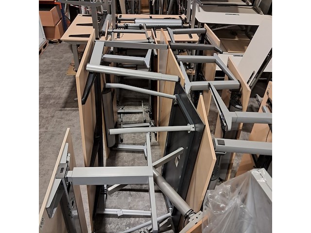 Partij diverse bedrijfsinventaris, o.a. artifort - afbeelding 23 van  35