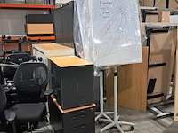 Partij diverse bedrijfsinventaris, o.a. artifort - afbeelding 31 van  35