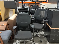 Partij diverse bedrijfsinventaris, o.a. artifort - afbeelding 32 van  35