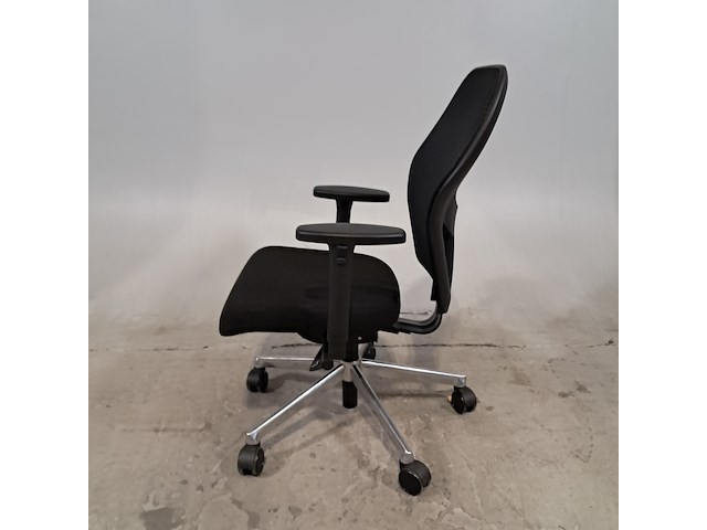 Partij diverse bedrijfsinventaris, o.a. artifort - afbeelding 35 van  35