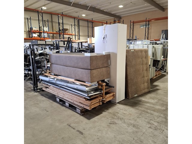 Partij diverse bedrijfsinventaris - afbeelding 9 van  16