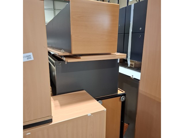 Partij diverse bedrijfsinventaris - afbeelding 9 van  12