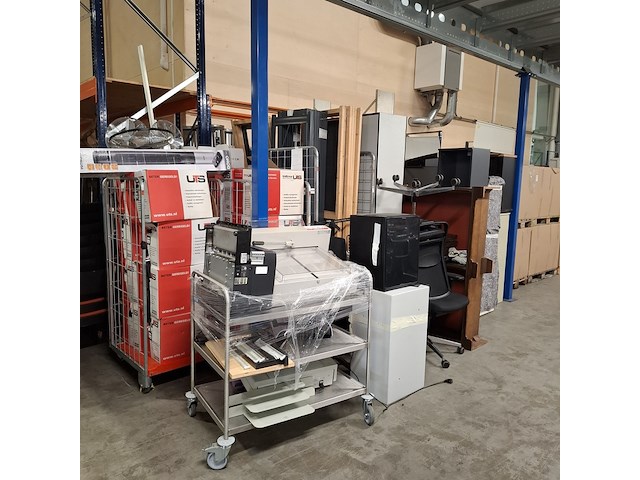 Partij diverse bedrijfsinventaris - afbeelding 1 van  33