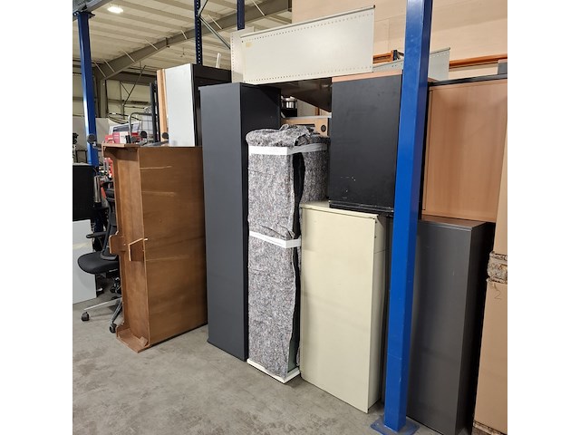 Partij diverse bedrijfsinventaris - afbeelding 12 van  33