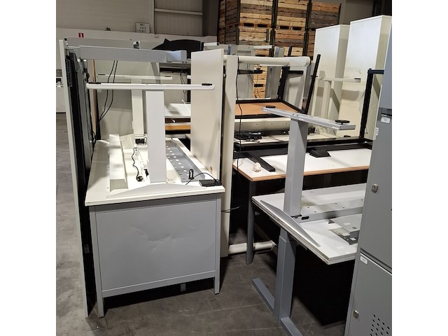 Partij diverse bedrijfsinventaris - afbeelding 27 van  33