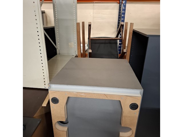 Partij diverse bedrijfsinventaris - afbeelding 32 van  33