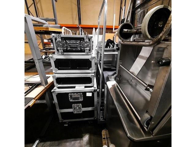 Partij diverse bedrijfsinventaris - afbeelding 4 van  16