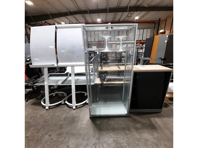 Partij diverse bedrijfsinventaris - afbeelding 1 van  12