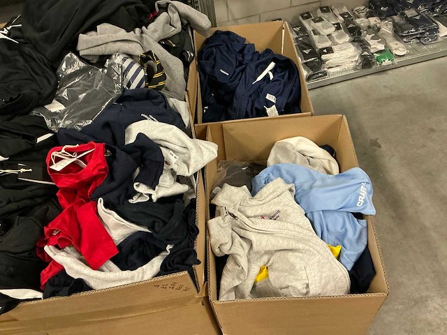 Partij diverse (bedrukte) kleding/accessoires o.a adidas (1087x) - afbeelding 11 van  16