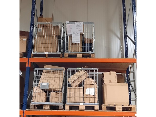 Partij diverse beeldjes, o.a cherished teddy's - afbeelding 1 van  8