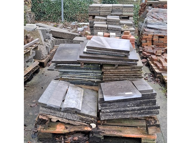 Partij diverse bestratingsstenen op 5x pallet - afbeelding 1 van  14