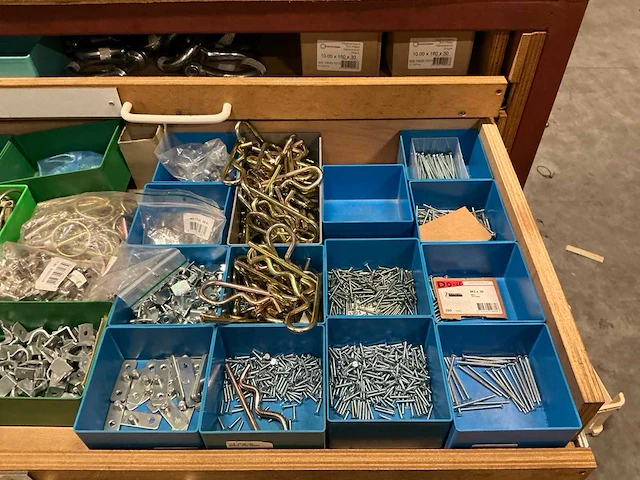 Partij diverse bevestigingmaterialen - afbeelding 2 van  27
