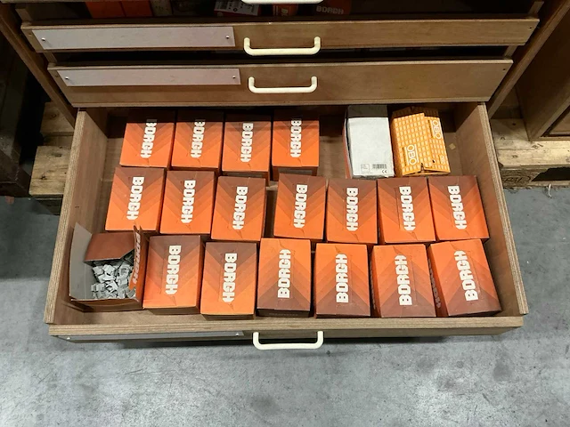 Partij diverse bevestigingsmaterialen (293 verpakkingen) - afbeelding 8 van  15
