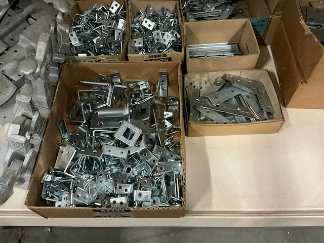 Partij diverse bevestigingsmaterialen (910x) - afbeelding 9 van  12