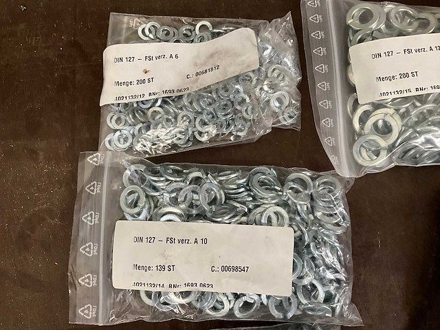 Partij diverse bevestigingsmaterialen en diversen - afbeelding 7 van  11