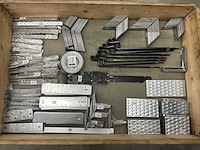 Partij diverse bevestigingsmaterialen - afbeelding 1 van  9