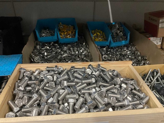 Partij diverse bevestigingsmaterialen - afbeelding 2 van  9