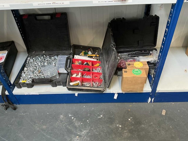 Partij diverse bevestigingsmaterialen - afbeelding 1 van  5