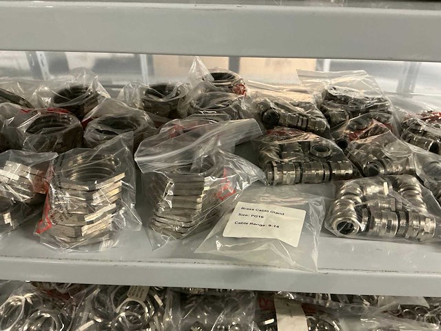 Partij diverse bevestigingsmaterialen - afbeelding 7 van  30