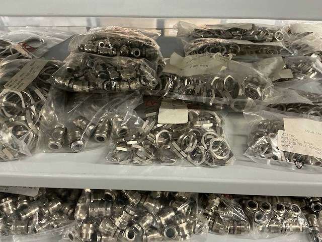 Partij diverse bevestigingsmaterialen - afbeelding 13 van  30