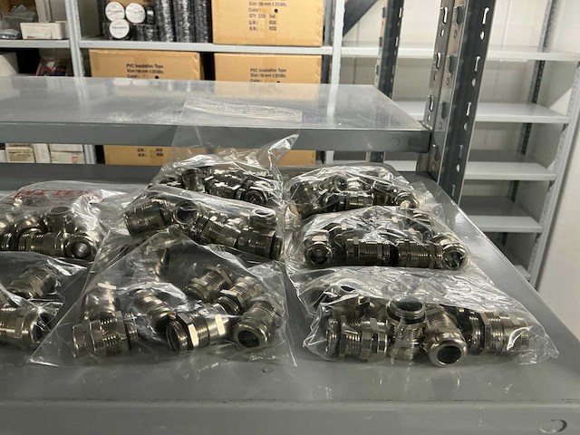 Partij diverse bevestigingsmaterialen - afbeelding 26 van  30