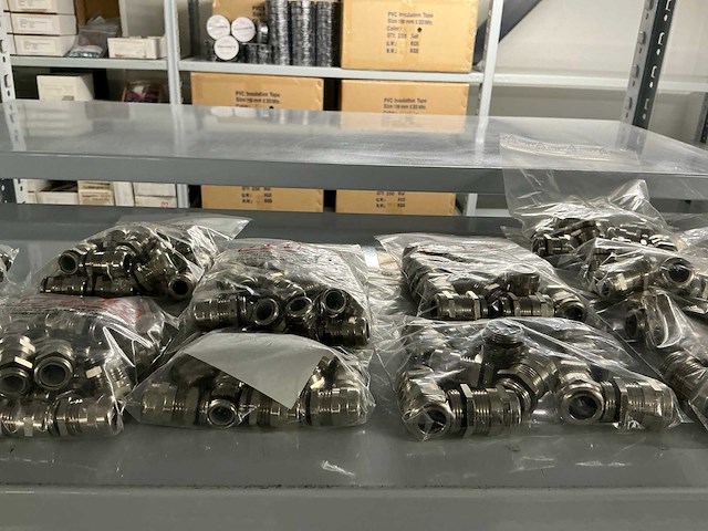 Partij diverse bevestigingsmaterialen - afbeelding 27 van  30