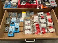 Partij diverse bevestigingsmaterialen