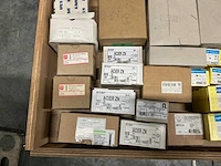 Partij diverse bevestigingsmaterialen - afbeelding 7 van  34