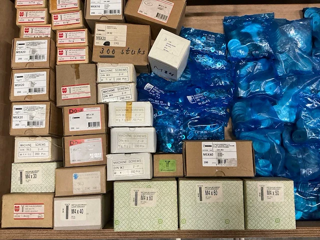 Partij diverse bevestigingsmaterialen - afbeelding 11 van  34
