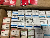 Partij diverse bevestigingsmaterialen - afbeelding 34 van  34