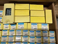Partij diverse bevestigingsmaterialen - afbeelding 4 van  34
