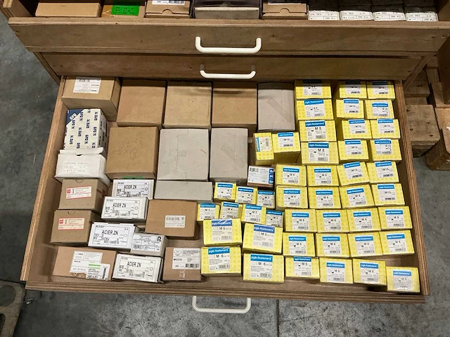 Partij diverse bevestigingsmaterialen - afbeelding 27 van  34