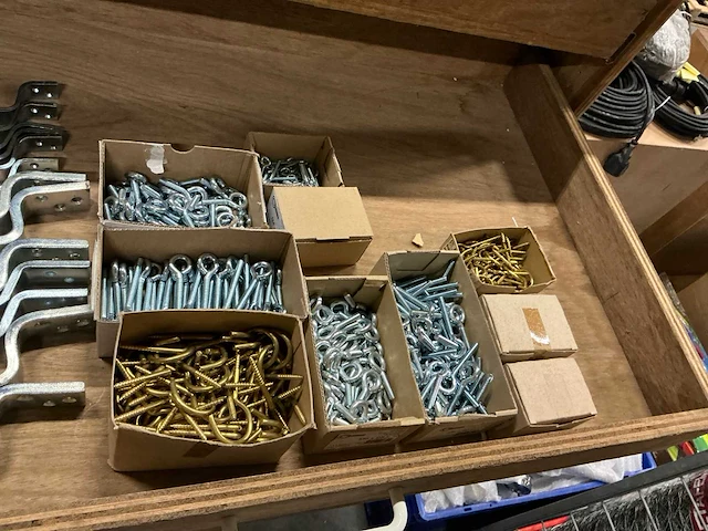 Partij diverse bevestigingsmaterialen - afbeelding 2 van  21