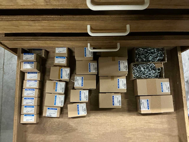 Partij diverse bevestigingsmaterialen - afbeelding 11 van  21